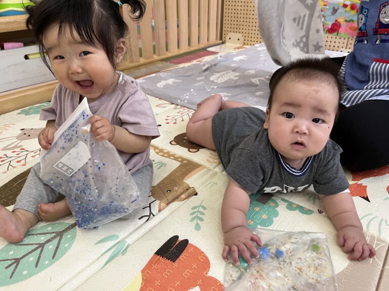 初めての感触あそび🤚🏻(0歳児🦦)