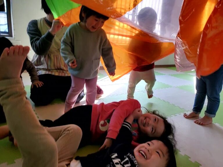 <strong>みんなで遊ぶともっと楽しいね👦🏻👧🏻(2歳児🐳)</strong>