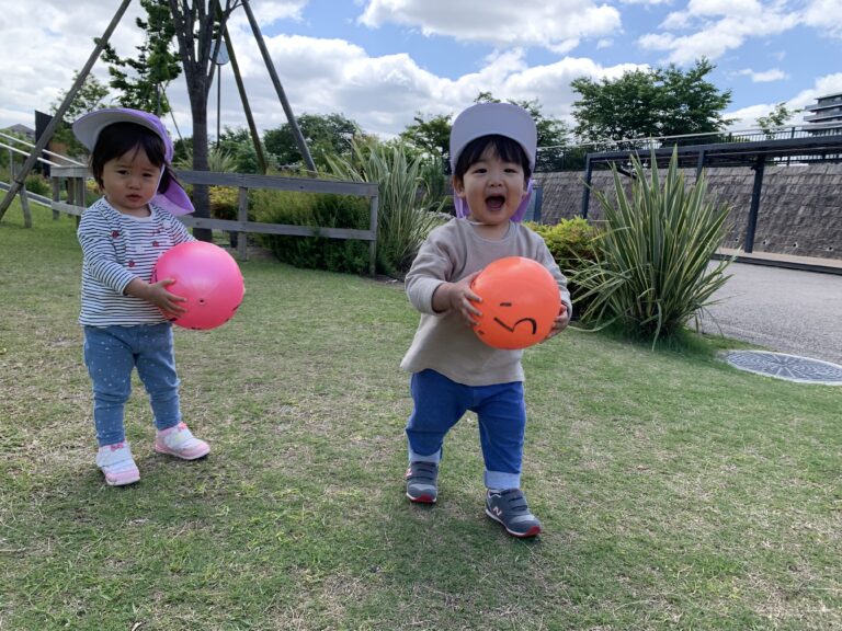 芝生で遊ぼう🌿（1歳児🐬）