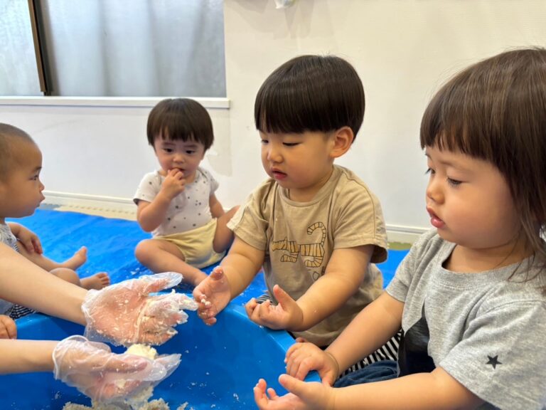 保護中: <strong>パン粉で遊んでみよう🥖（1歳児🐬）</strong>